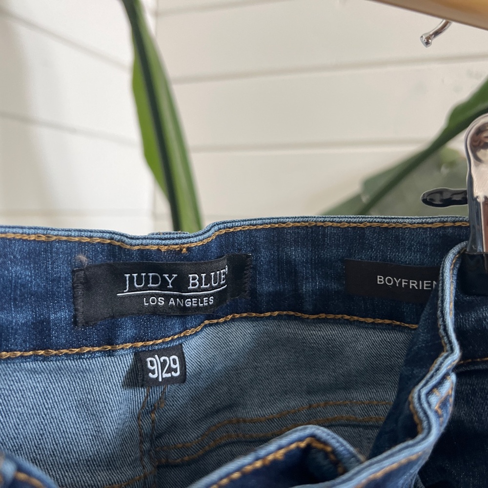 Judy Blue boyfriend cut size 9/29 jeans - Picture 2 of 2